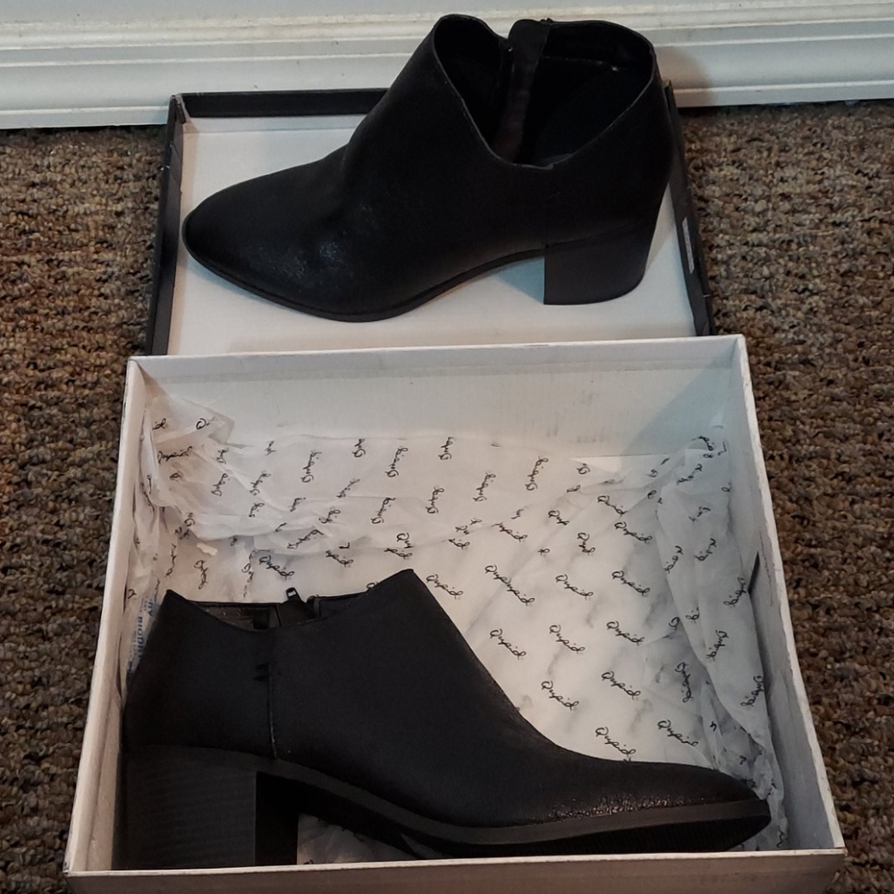 Size 9 ankle boot